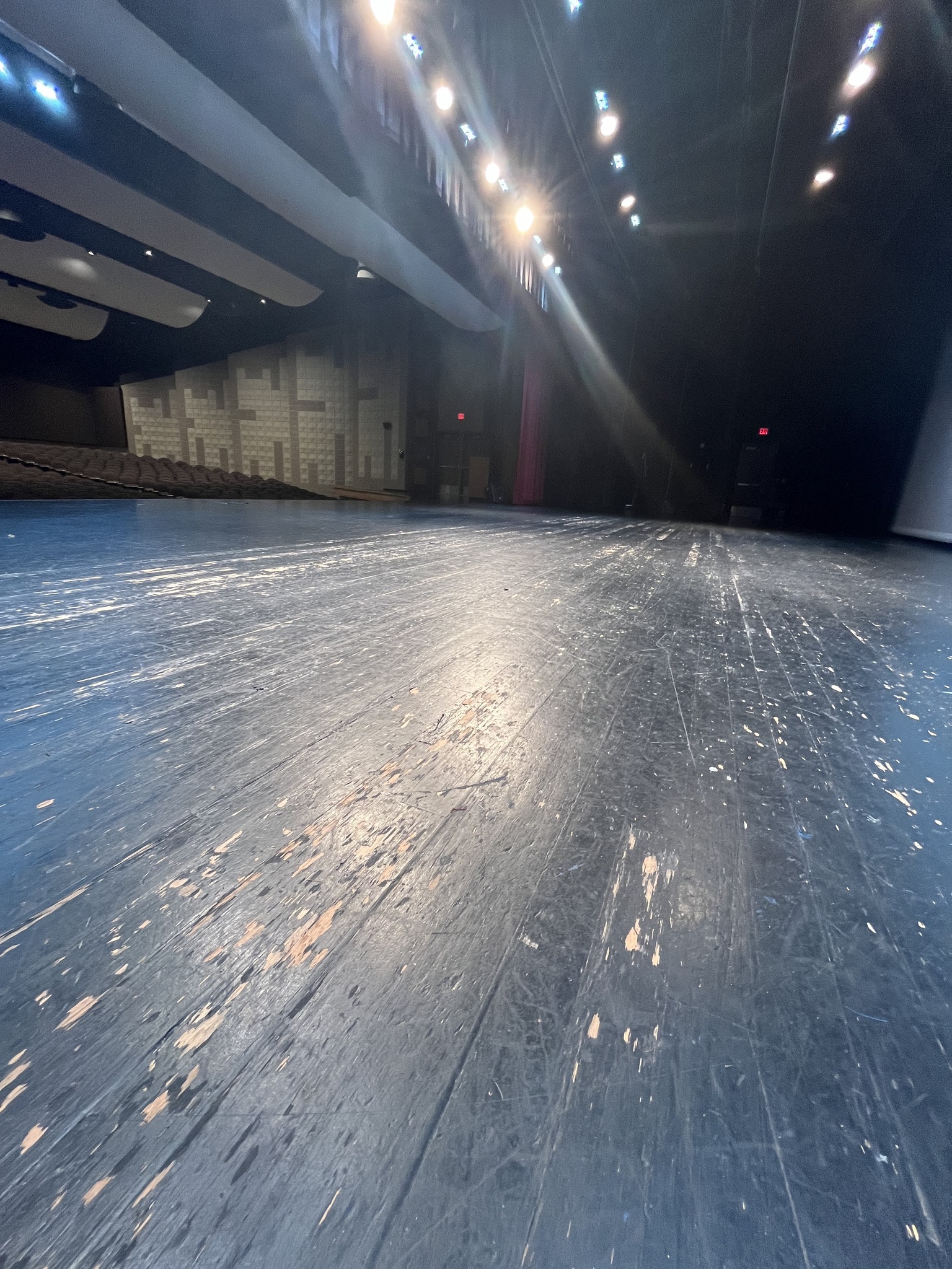 Splintering stage floor